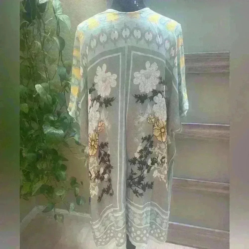 Comfyluxe Kimono Gorgeous Pastel Floral 100% Viscose ๐ง๐ป - Picture 2 of 6